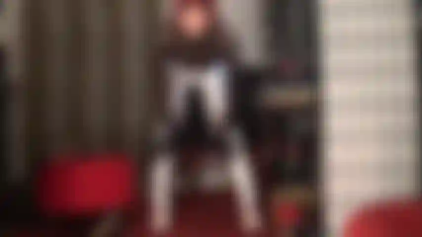 Pantalones de satén suave y sedoso de color blanco brillante que adoro.