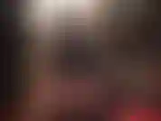 Mi ama no puede ni quiere ocultar su enorme pene. Te veo mirando mi gran polla con faldas ajustadas. Adora mi gorda verga por delante y por detrás, entre mis piernas.