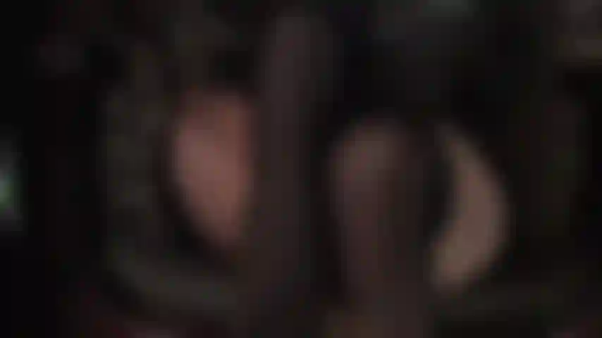 Arcos perfectos en pies descalzos.