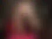 ¿No te encantaría frotarte por todas estas sedosas piernas de nailon...? Mistress sabe cómo sacar el semen de tu polla.