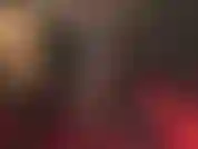 Coqueteo sensual con mis pies. Las botas de cuero de mi amante te excitan mucho, pero aún más por lo que lleva dentro. Baja la cremallera con los dientes e inhala el aroma cálido y sudoroso de mis pies.