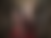 Con cabello corto sexy y una polla negra enorme que te hará sentir aún más inferior. Espléndida, piernas en medias, una polla negra enorme.