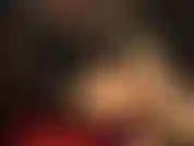 Dominatrix de goma con piernas provocativas: te encantan estos tacones de cuero con cordones y mis piernas con medias, que quieres frotar tu polla por todo su cuerpo, ordeñada por los guantes de la amante.