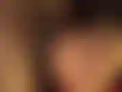 Brillante, sexy, reluciente, la perfección en nylon debes admirar.