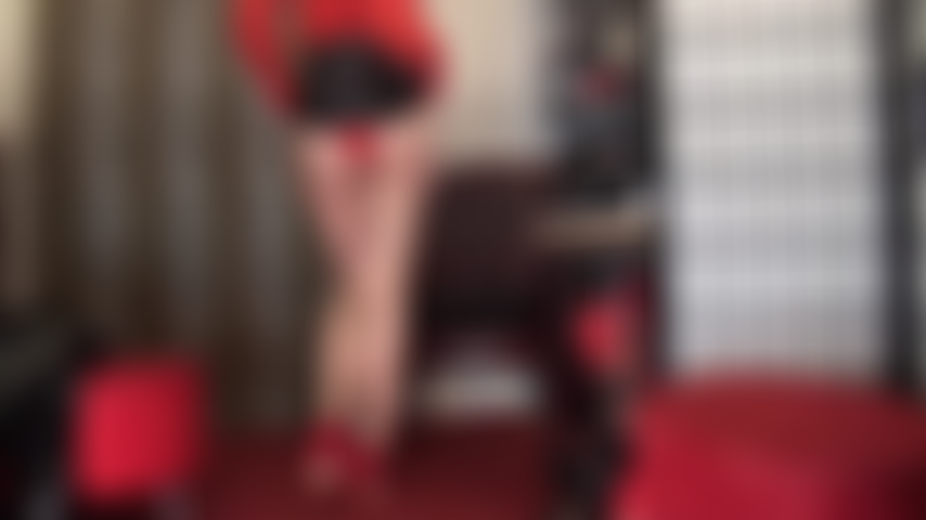 Capas de pantimedias brillantes, medias y fetiche de cuero: adoro cada hermosa capa mientras la amante vivian toma varios pares de medias seguidos de cuero increíble.