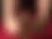 Oh, puedo decir cuánto deseas sentir estos increíbles pies descalzos envueltos alrededor de tu inútil polla.