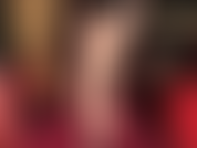 Footjob por detrás: disfruto de mis pies y mi culo al mismo tiempo mientras juego con un consolador con los pies descalzos.