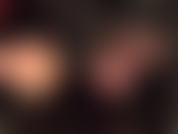 Me corro con strap-on y una enorme polla negra de goma, llevo un abrigo brillante de pvc y botas altas. Necesitas una buena penetración. Tu ama fetichista se divierte mucho metiéndole su enorme polla negra en todos tus agujeros.