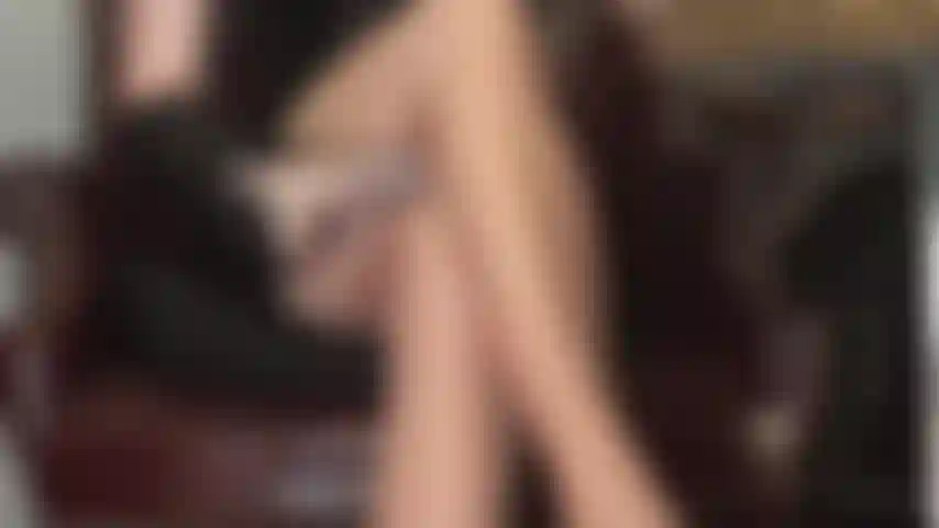 Fóllame las piernas, esclava! - Estas suaves y sedosas medias color canela son tan tentadoras, este es el único sexo que tendrás de ahora en adelante. Fóllame las piernas cruzadas de nailon.