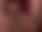 Paja sexy con pies descalzos y aceitosos.