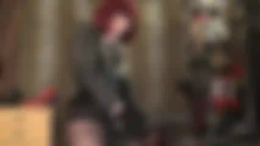 Mira lo mucho que se divierte la amante vivian empujando sus bolas de polla negra gigante profundamente en tu agujero del culo.