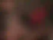 Acaricia mi polla y mis tacones! - Con mis tacones en tu espalda ama quiere que complazcas su gran polla.