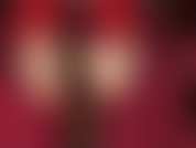 Video fetichista de pies descalzos increíblemente caliente, trabajo de pies en una gran polla negra: la amante envuelve sus hermosos pies descalzos arqueados alrededor de una gran polla negra, con vistas frontal y trasera.