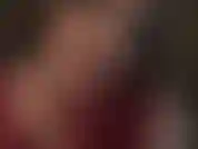 Dama de rojo: provocación con lápiz labial sexy, adoración facial, hermosos labios de lápiz labial rojo para combinar con mi vestido y mis guantes.