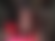 Piernas en pantimedias, tacones altos y fetiche de pies: las pantimedias negras transparentes te excitan mucho y la amante vivian sabe cómo vaciar tu polla sobre ellas.