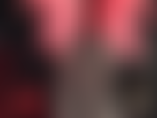 Guantes de cuero rojo y sensual tentación fetichista con saliva: huele y saborea la saliva de mi ama en sus hermosas palmas cubiertas de cuero rojo. Una verdadera sesión fetichista.