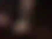 Ama rasga sus medias negras para revelar sus sabrosos dedos desnudos.