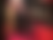 Tu ama fetiche ordeña tu polla y se sienta sobre tus bolas, provocando con su increíble culo.