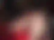 Con arnés de nailon, pantimedias y piernas en medias. Porque nunca te cansas de las medias, incluso la polla de goma de mi amante estará cubierta con una media. Busca una media y acaríciate.