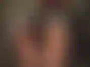 Cuanto más ajustados los pantalones, mejor. Adoro mi trasero con mis jeans ajustados de pvc, shorts y leggings rojos.