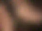 La señora vivian muestra su maravilloso trasero con medias brillantes y un traje de nailon combinado con botas de cuero negro hasta el muslo y sin ellas, provocando con el culo y los pies revestidos de nailon.