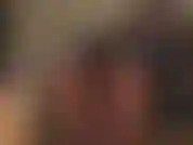 Oh sí, mira ese trasero redondo perfecto con estos pantalones cortos de satén negro extra ajustados y medias marrón chocolate, provocando con suaves guantes de satén...