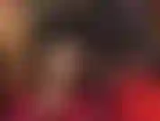 Mis piernas largas y brillantes en medias son tu debilidad absoluta. Te hago babear mientras te muestro mis sensuales piernas cruzadas en medias de nailon y tacones, provocándote con mis movimientos colgantes y el juego de zapatos.