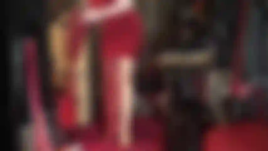 Me visto de cuero: adoro a mi diosa vestida con largas botas de cuero, guantes y un hermoso abrigo largo negro.