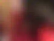 Botas altas de cuero rojo, adoración de botas y dominación con strap-on con los dos consoladores más pequeños de la amante.