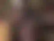 Amante de la gran polla blanca y el culo en capas de pantimedias con medias.