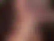 Lame mis pies desnudos y sudorosos.