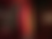 Chico de pies en castidad, encerrado y excitado a los pies de mi ama, con las llaves de tu jaula colgando ante tus ojos. Un raro fragmento de los dedos rojos pintados de tu diosa de los pies en medias negras.