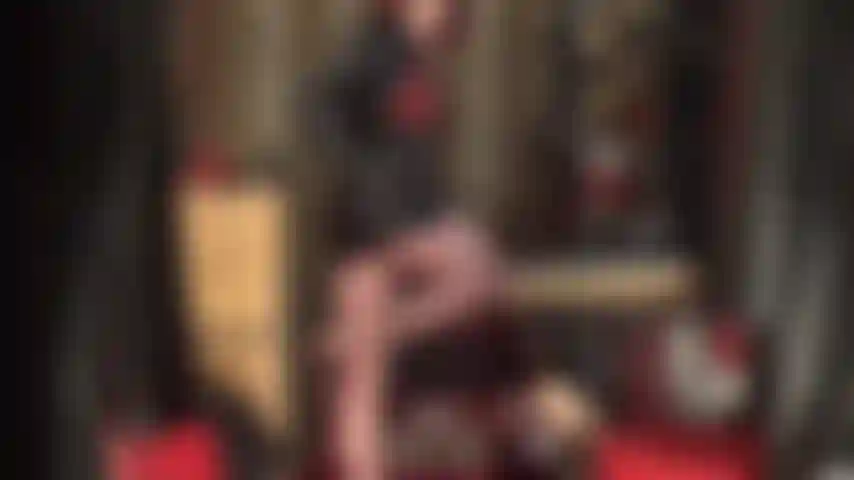 Pies, medias, cuero, adoración del culo, fetiche de saliva.