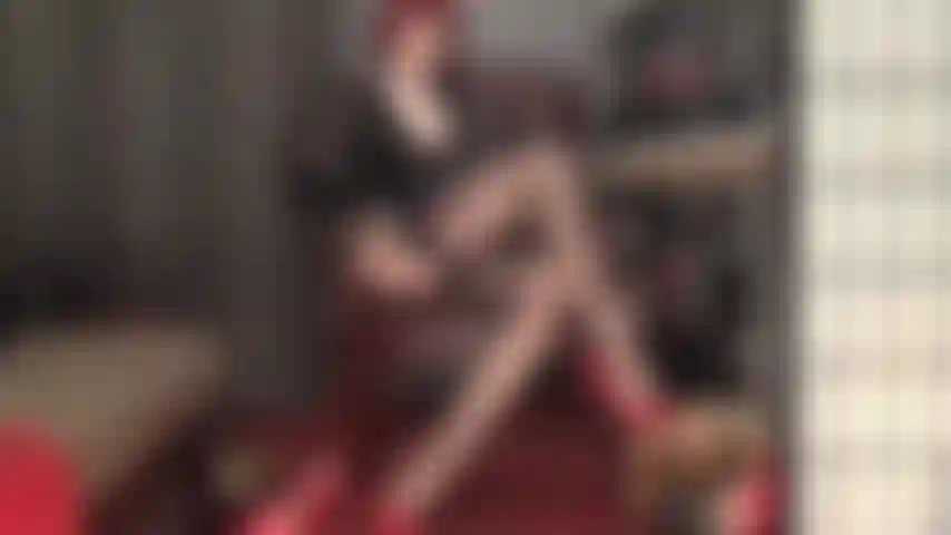 Ama te ordeña hasta lo alto de sus medias de nailon vintage totalmente confeccionadas.