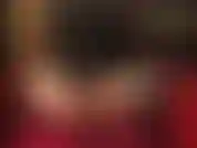 Adora mi trasero y mis muslos mientras me acuclillo sobre tu cara. Medias color piel y tacones altos.