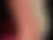 Increíbles piernas y pies de nailon en medias con estampado de leopardo muy transparentes.