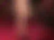 Arrodíllate para adorar los perfectos pies descalzos de la señora vivian.