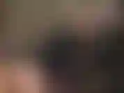 Dominación con strap-on con una enorme polla negra de 43 cm y mucha saliva deliciosa directamente de mi boca. Cómete, puta!