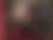 Adorador de culo en falda ajustada de pvc, pantimedias y con una gran polla blanca entre los muslos revestidos de nailon de mi amante.