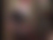 Juego con saliva y una enorme polla negra de 43 cm para mis putas anales. Bebe mi saliva, inclínate, toma mi enorme consolador y dale una palmada a tu dura polla de esclava.