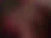 Medias brillantes color canela oscuro. Adora mis pies de nailon y mi trasero. Me pondré una media en la mano para acariciar tu pene con estas sedosas medias.