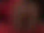 Adoración de pies: la señora vivian menea los dedos de los pies, seduciéndote con las fragantes y húmedas suelas de sus medias. La señora sabe que quieres oler profundamente e inhalar su embriagador aroma...