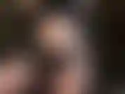 Findom. ¡Vacía tu cartera por mí! Sé que no lo mereces, pero debes pagar una fortuna para ver esta increíble provocación en tanga de látex. Nunca has visto tanta piel desnuda...