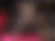 Eres adicta a mis piernas. Disfruta de tu fetiche por cruzar las piernas, las medias, los zapatos de tacón y los guantes de cuero.