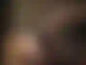 Abre tu boca de guarrilla, saca la lengua. Prepárate para beber mi leche mientras me masturbo mi gran polla blanca y te la doy en la cara.