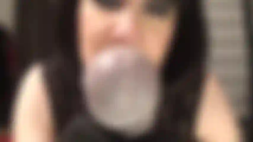 Pov alimentando mi polla. Mi ama necesita que pruebes esta polla mientras la ordeña directamente en tu boca. Es aún más delicioso cubierto de su saliva.