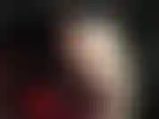 A la señora vivian le gusta el aspecto y el tacto del cuero.