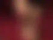 Medias de pie trabajando, provocando polla y bolas con pies de nailon.