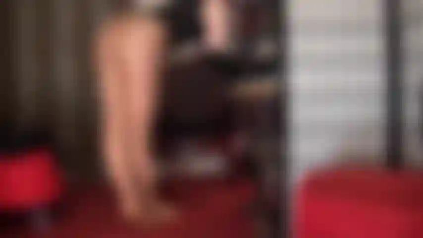 Loca por las pantimedias y las medias: la amante vivian te tiene débil y cachonda por las pantimedias brillantes y las medias sexys con encaje.