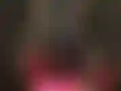 Acariciando mi gran strap-on blanco mientras babeas sobre mi cuerpo en un ajustado y brillante traje de gato de pvc.